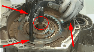Support points for disassembly tool on the DDC package