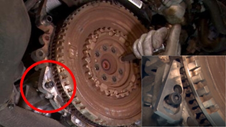 Use blocking tool for flywheel