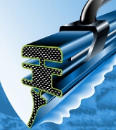 5 SIGNS IT’S TIME TO CHANGE YOUR WIPER BLADES
