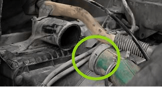Disassemble the intercooler upper hose.